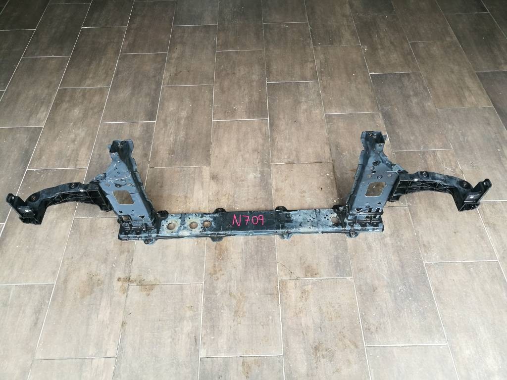 Výstuha predného nárazníka HYUNDAI I40 11-