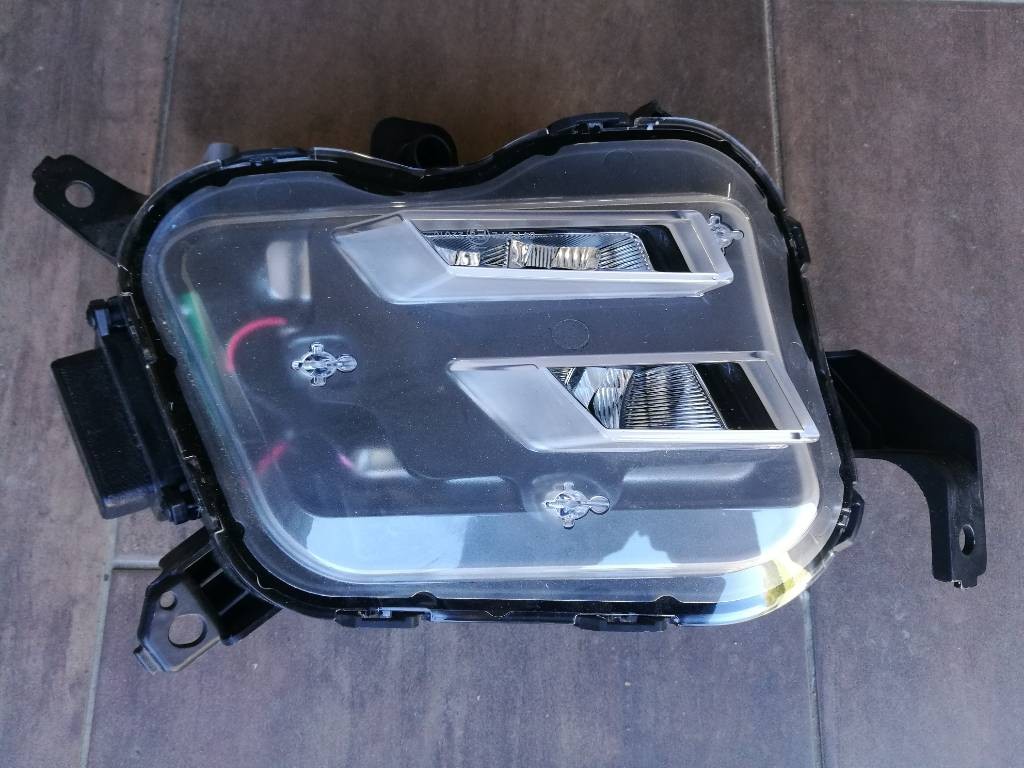 Pravé predné svetlo KIA SPORTAGE 5 V 21-  LED