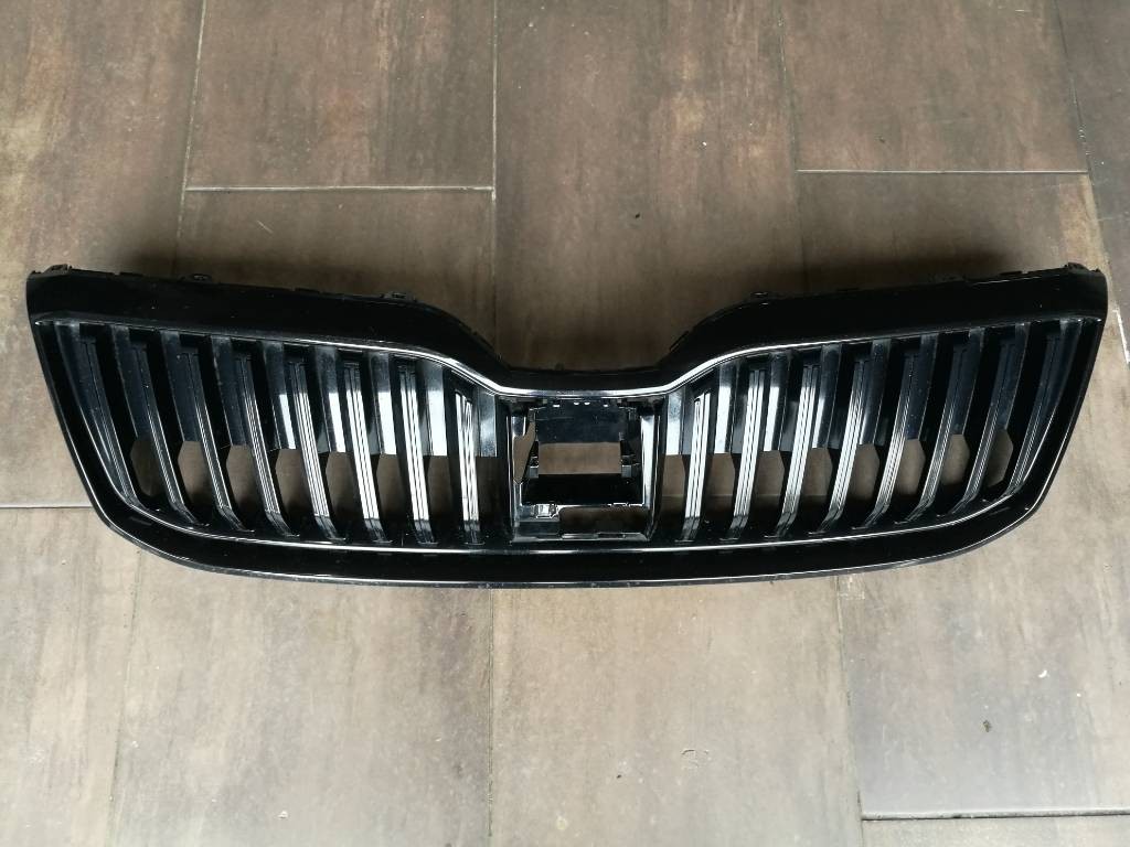 Maska mriežka nárazníka ŠKODA Superb III 3 3V FL