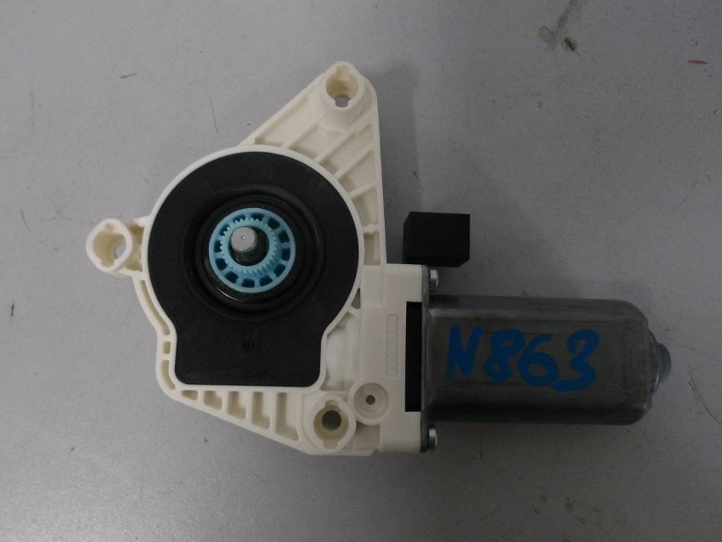 Motorček sťahovania okien VW Volkswagen Golf 7 5G