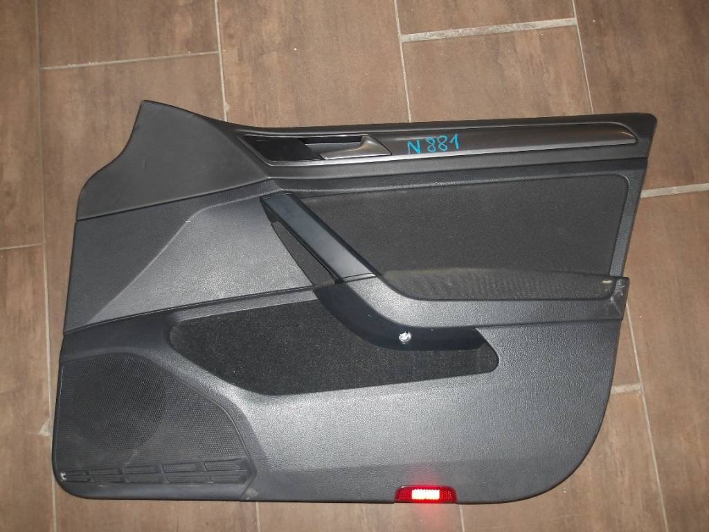 Pravý predný tapacír dverí VW Golf VII 7 5G COMBI