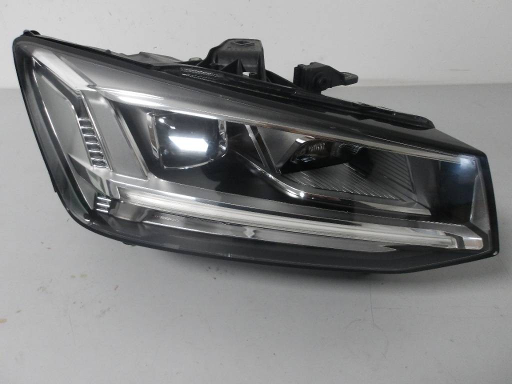 Pravé predné svetlo Audi Q2 Full Led 16-