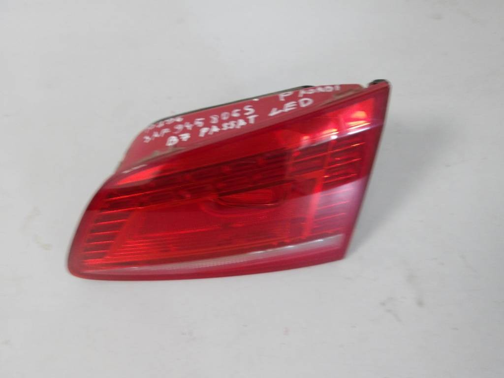 Pravé zadné svetlo VW Volkswagen Passat B7 COMBI