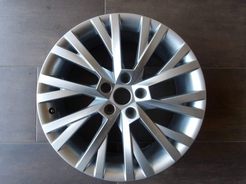 Disk koleso elektrón Škoda Superb III 3 3V R18