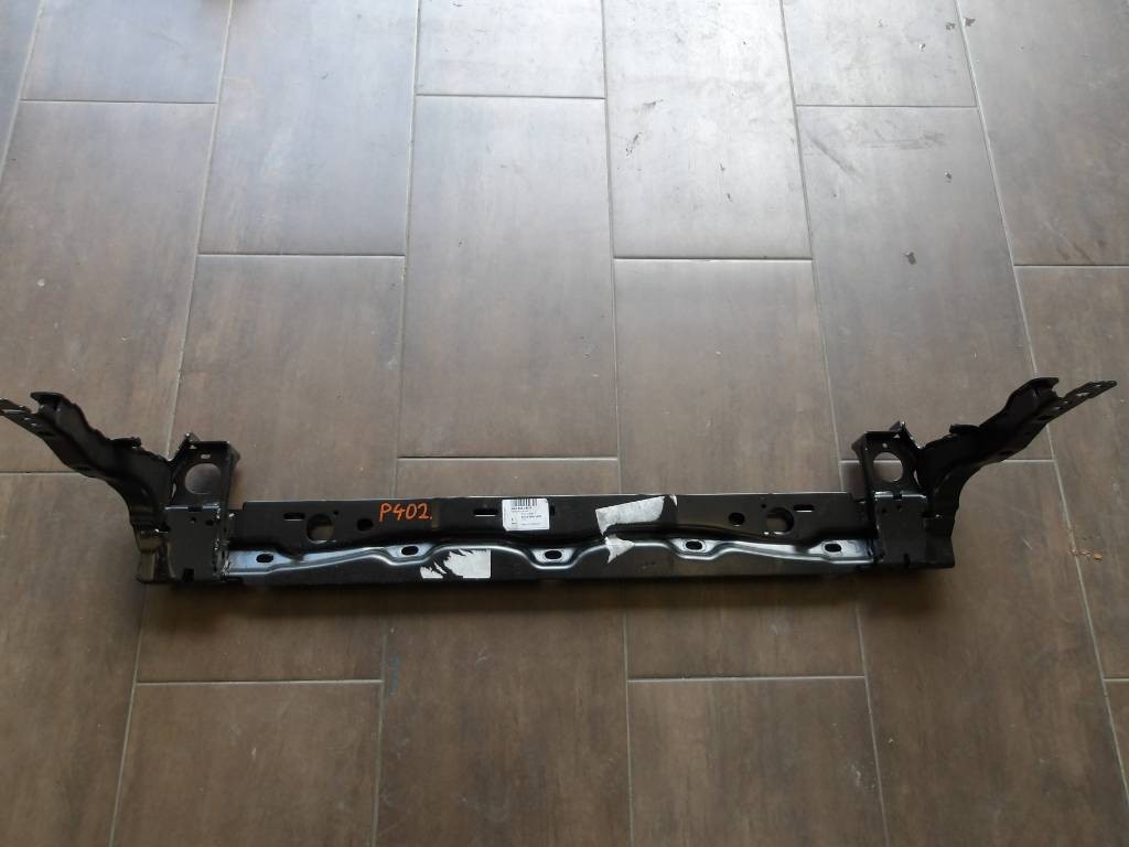 Výstuha predného nárazníka Audi Q7 4M Touareg 760