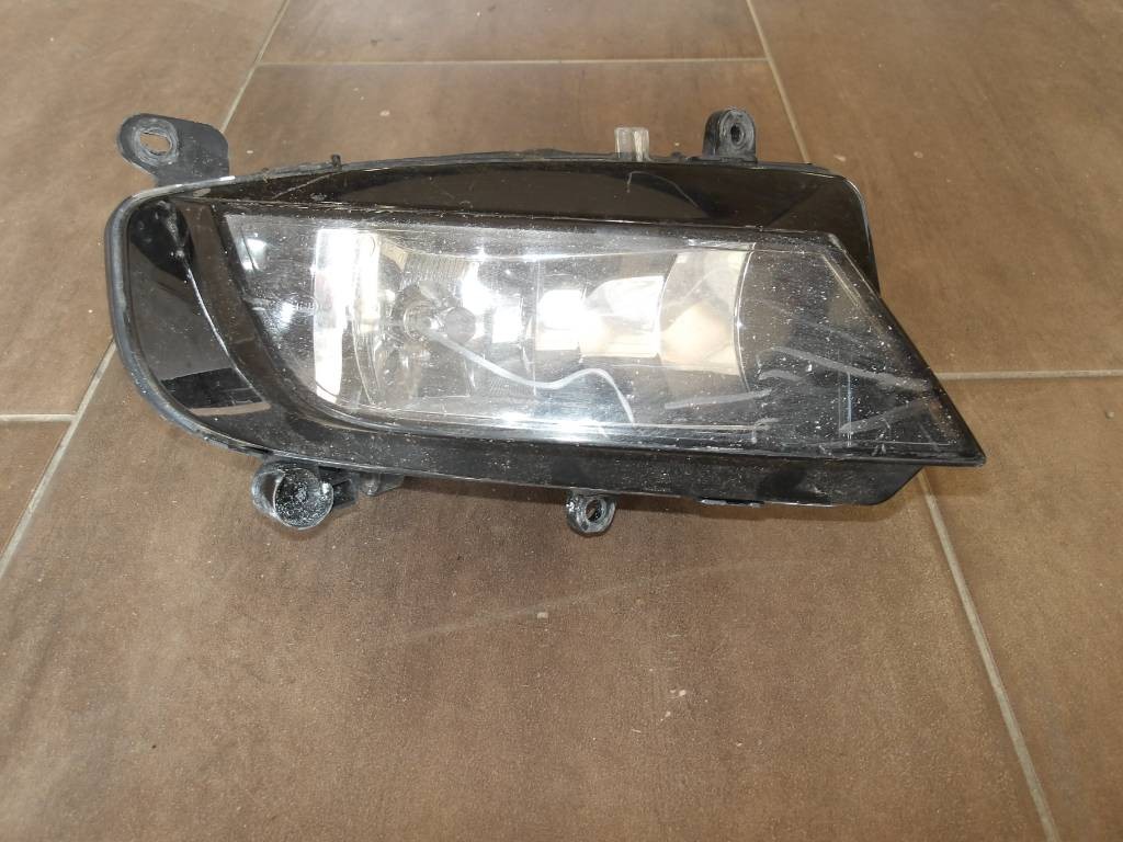 Ľavé predné hmlové svetlo Audi A4 B8 8K 2012-