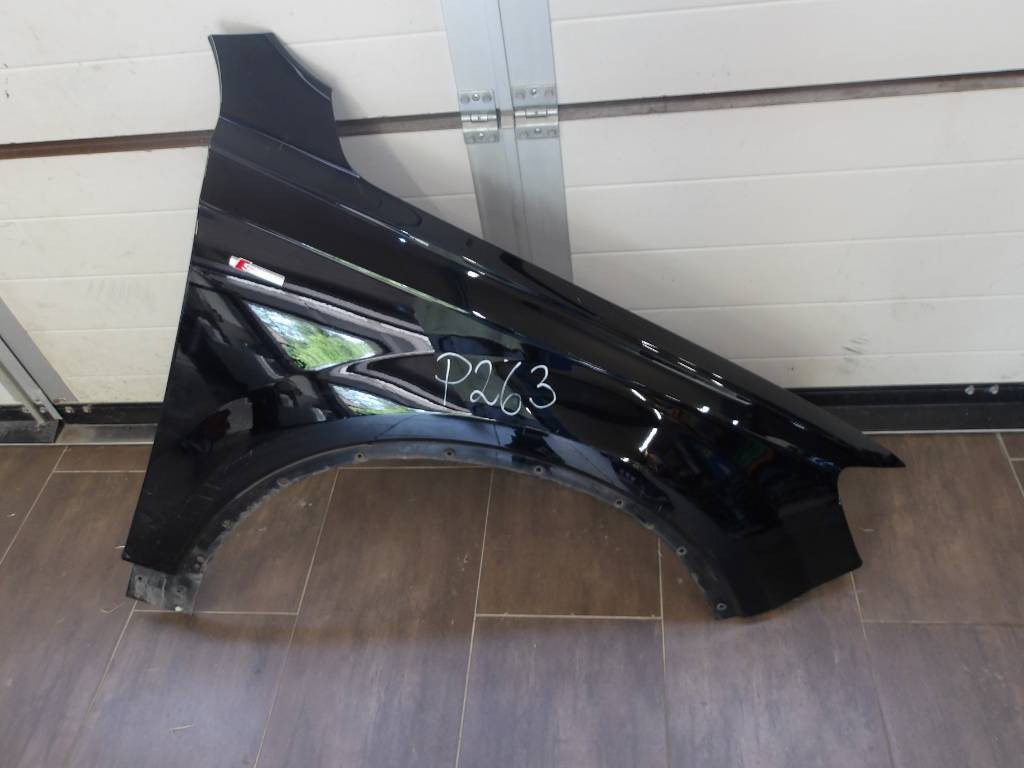 Predný pravý blatník Audi Q7 II 4M0