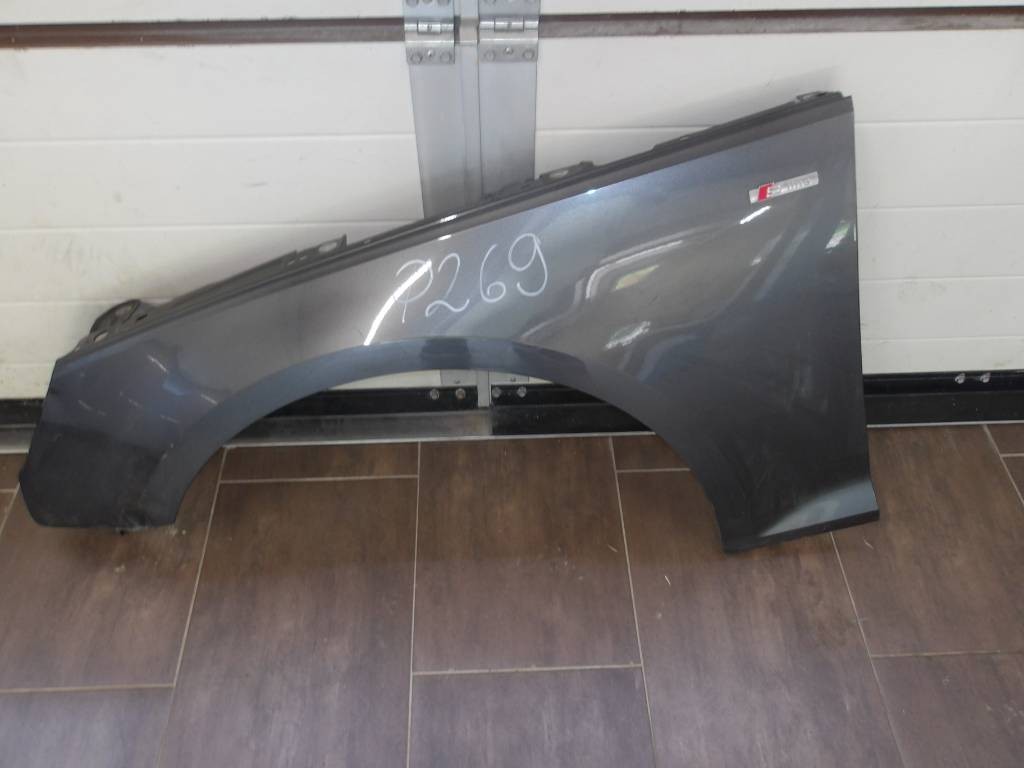 Predný ľavý blatník A4 B9 8W 8W0 2014-2021