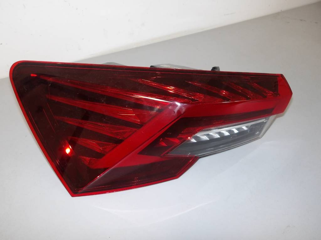 Zadné ľavé svetlo Škoda Octavia IV sedan