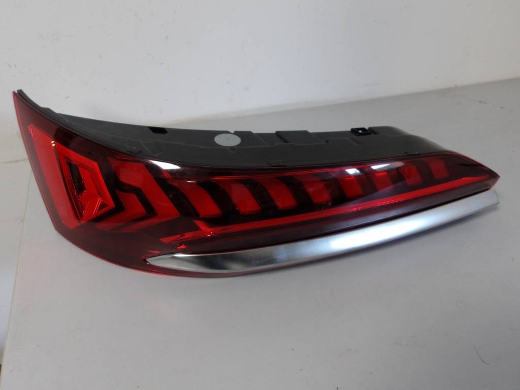 Zadné ľavé svetlo Audi Q7 4M lift