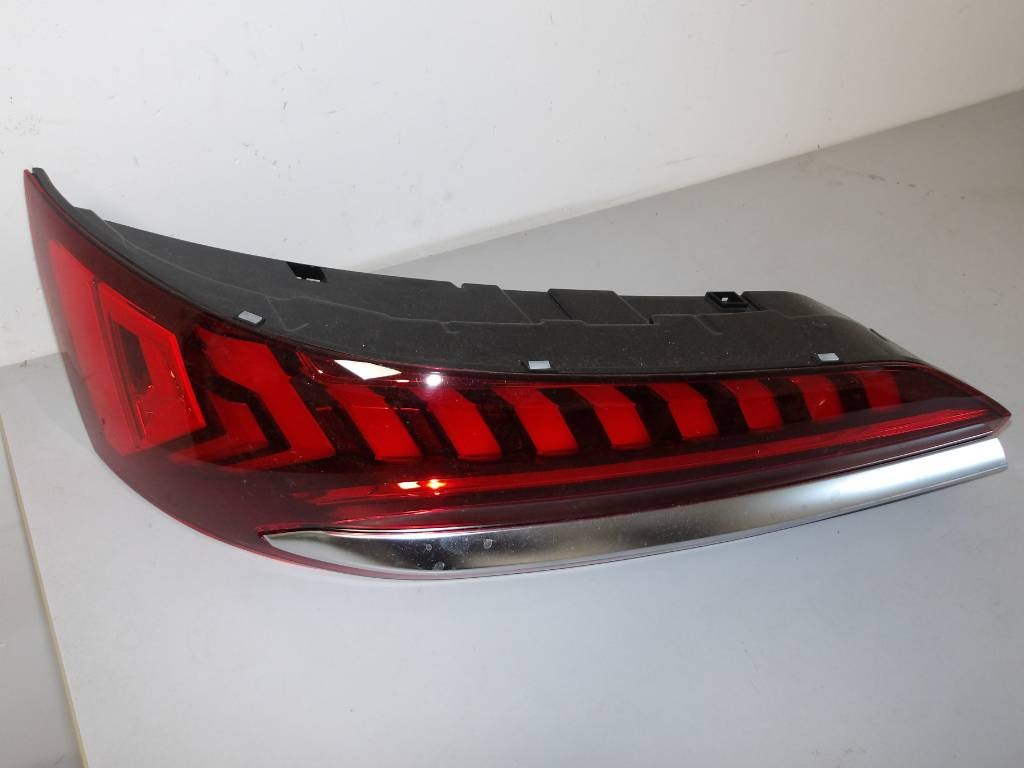 Zadné ľavé svetlo Audi Q7 4M0 4M lift