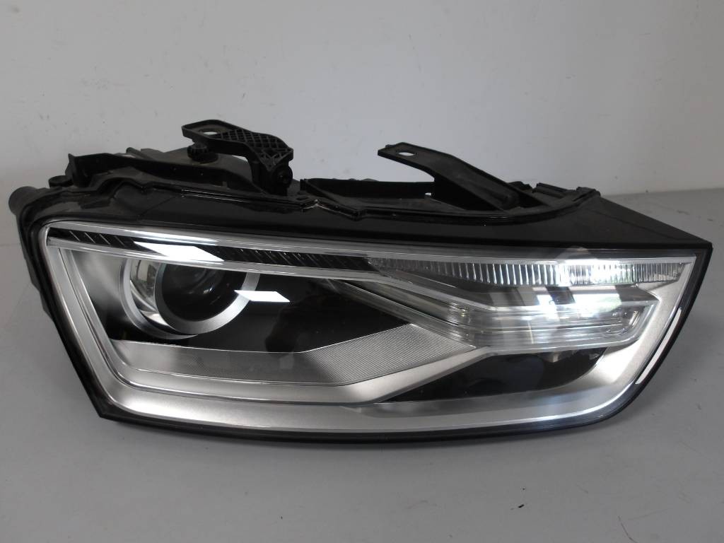 Predné pravé svetlo Audi Q3 lift 15-17 8U 8U0