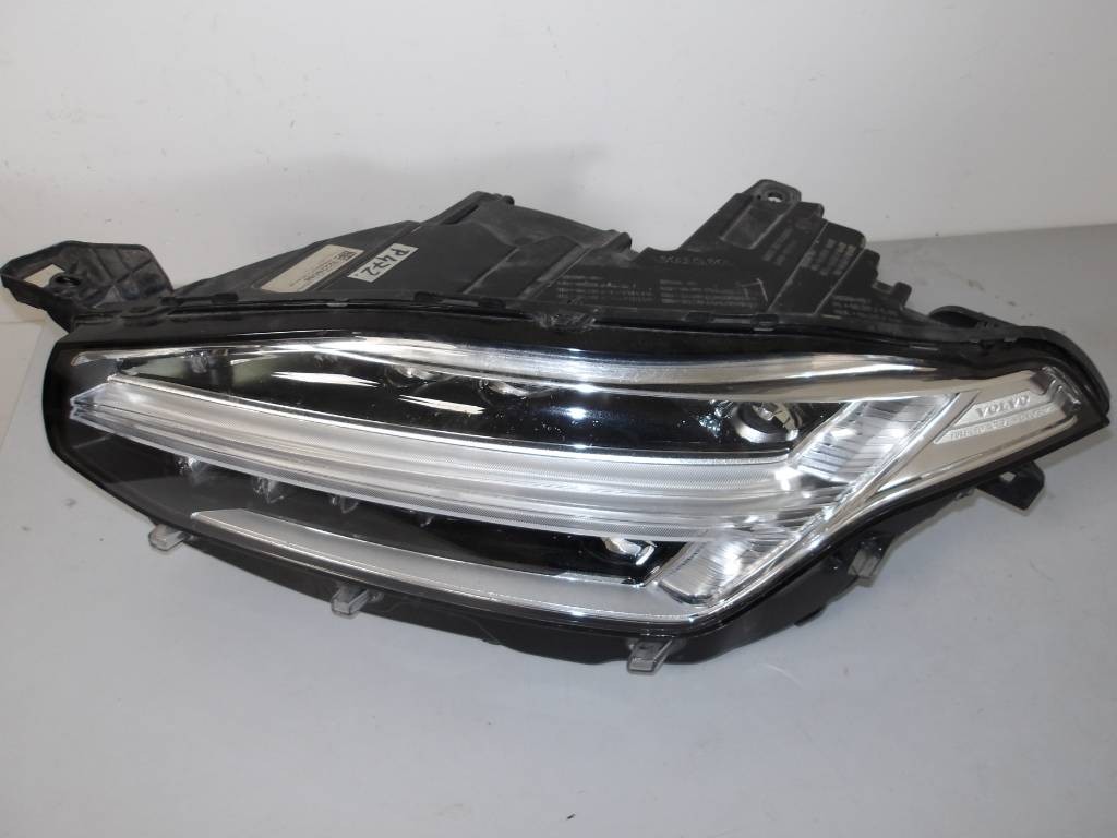 Predné ľavé svetlo Volvo XC90 II lift 19-