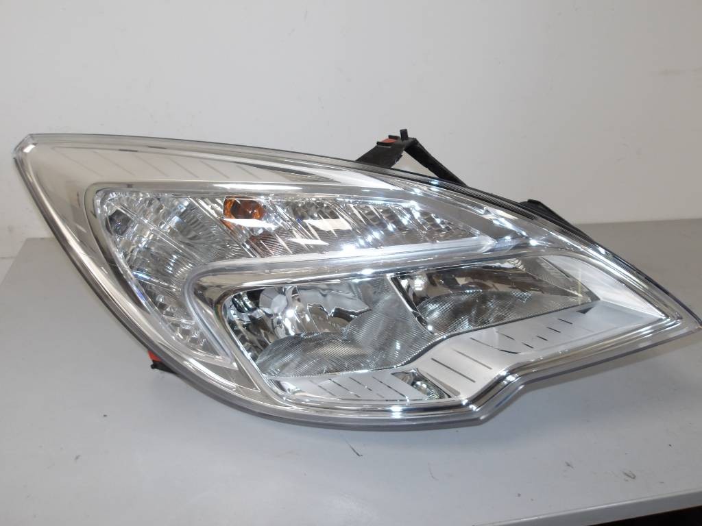 Predné pravé svetlo Opel Meriva B 2010-2014