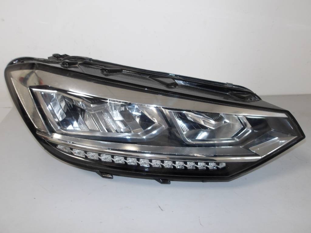 Pravé predné svetlo VW Touran III 5T 5TB