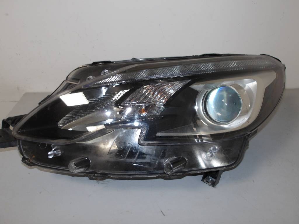 Predné ľavé svetlo Peugeot 2008 lift 16-19