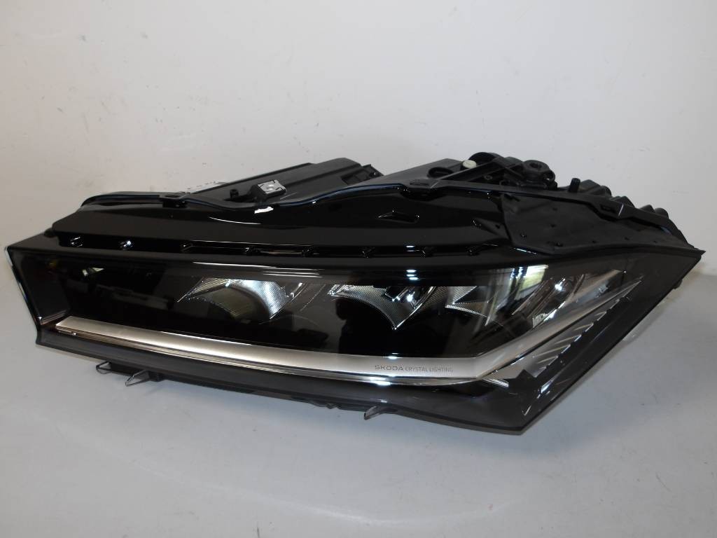 Predné ľavé svetlo Škoda Superb IV full LED