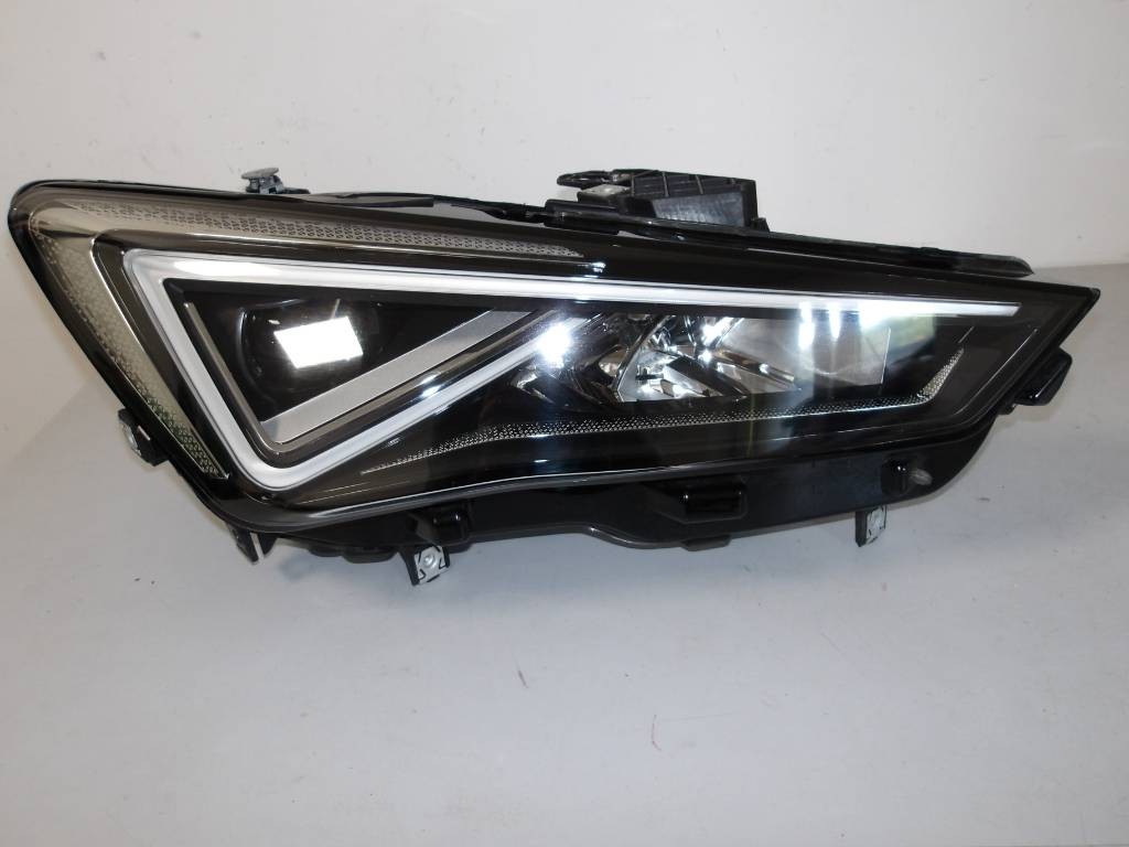 Predné pravé svetlo Seat Leon IV 4 full LED 5FB