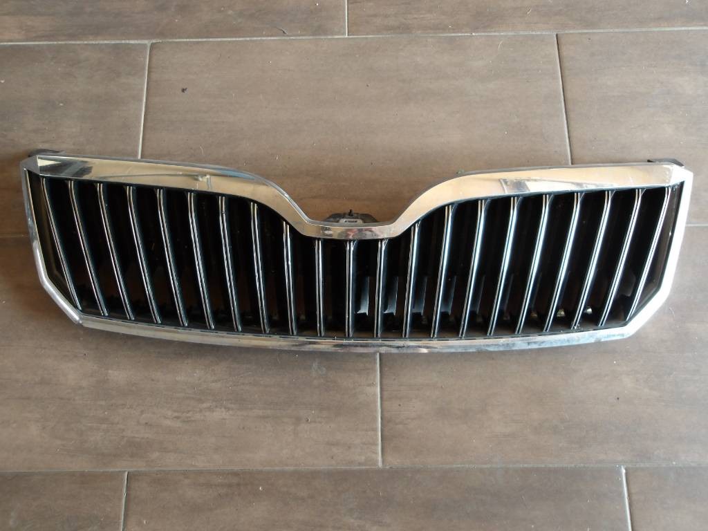 Maska mriežka chladiča Škoda Superb II 2 facelift