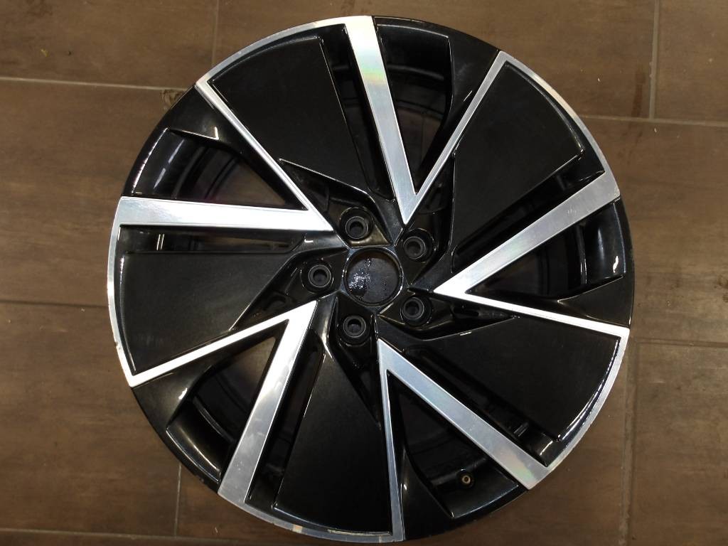 Hliníkový disk Škoda Superb III 3V0