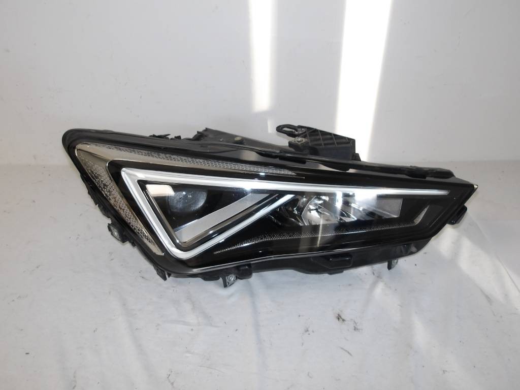 PRAVÉ PREDNÉ SVETLO SEAT LEON 4 IV 5FB FULL LED