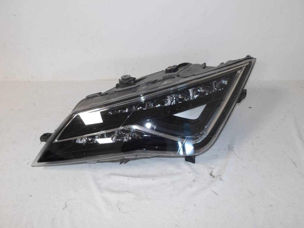 PRAVÉ PREDNÉ SVETLO SEAT LEON III 3 LIFT FULL LED