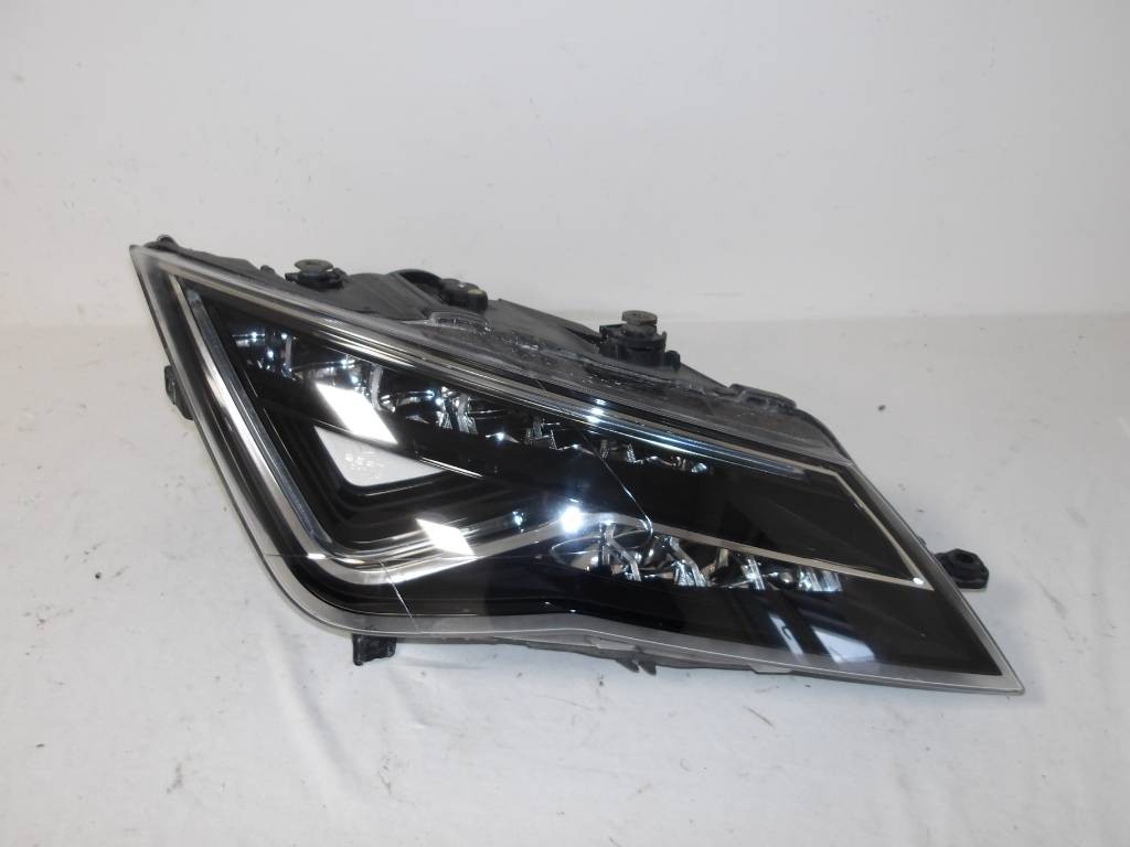 PRAVÉ PREDNÉ SVETLO SEAT LEON III 3 FULL LED 17 -