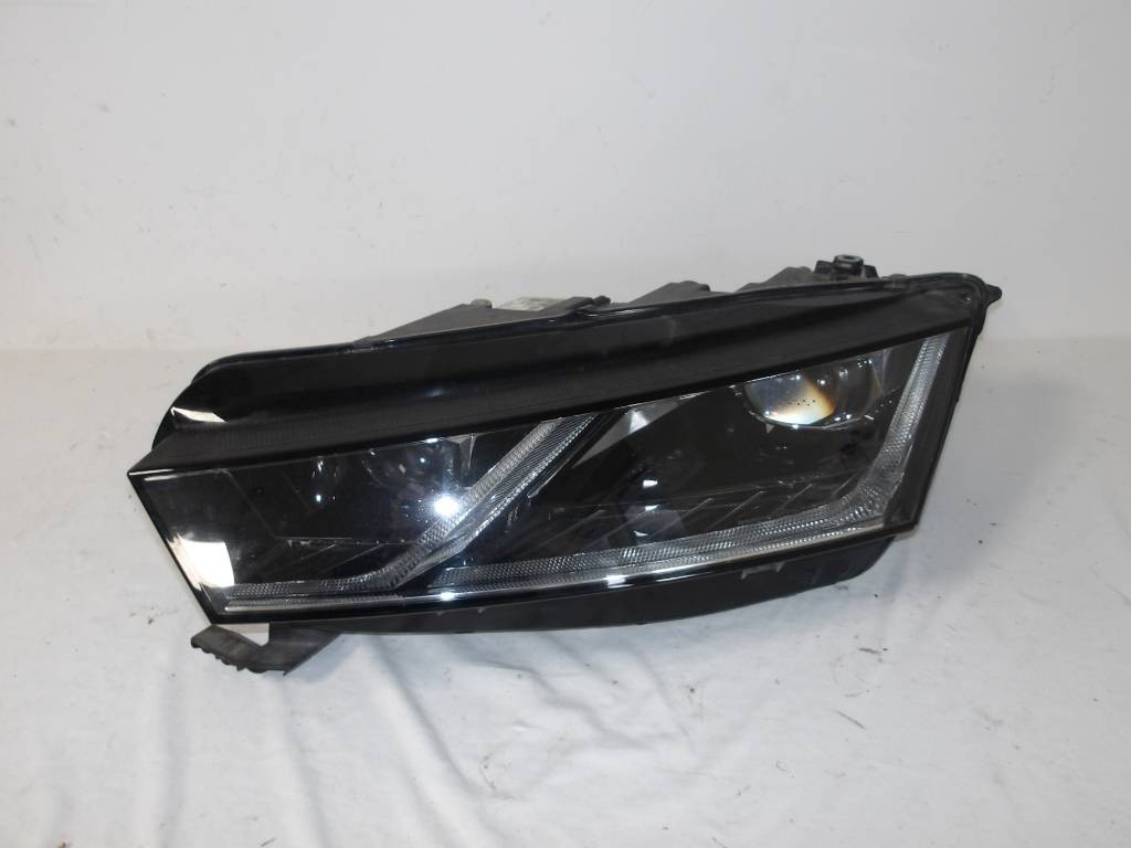 ĽAVÉ PREDNÉ SVETLO ŠKODA OCTAVIA 4 IV FULL LED