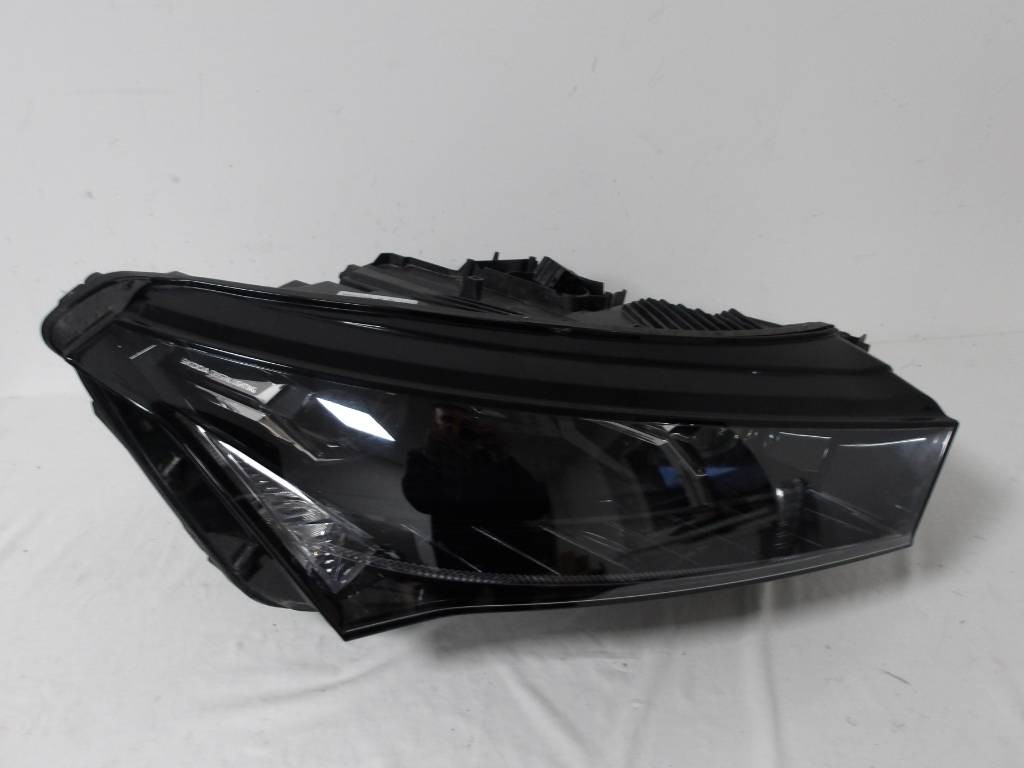 PRAVÉ PREDNÉ SVETLO ŠKODA ENYAQ FULL LED