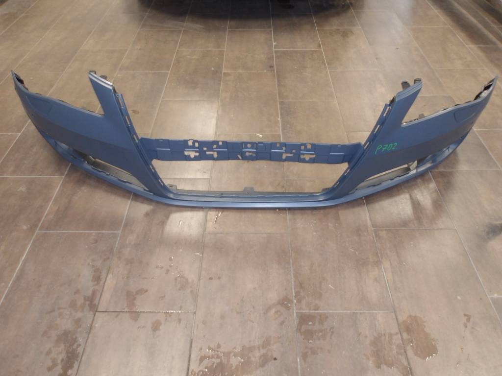PREDNÝ NÁRAZNÍK AUDI A8 D4 2010 - 2014