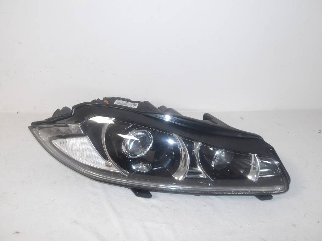 PRAVÉ PREDNÉ SVETLO JAGUAR XF II 2 XENON