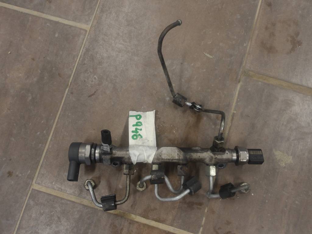 Predám vstrekovacia rampu 057130764ab 0281006075