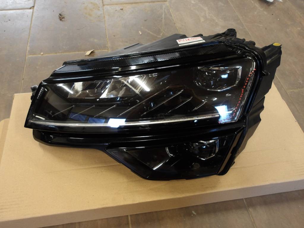 Ľavé predné svetlo Škoda Karoq FULL LED 57B