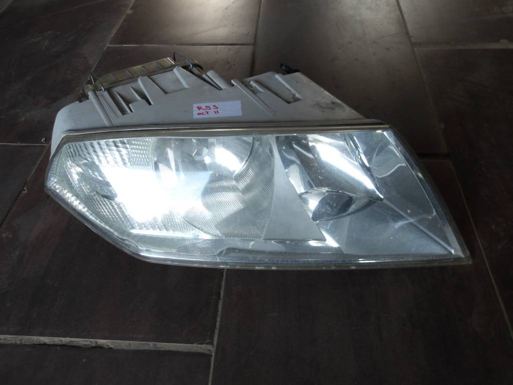 Pravé predné svetlo Škoda Octavia II 2 SM