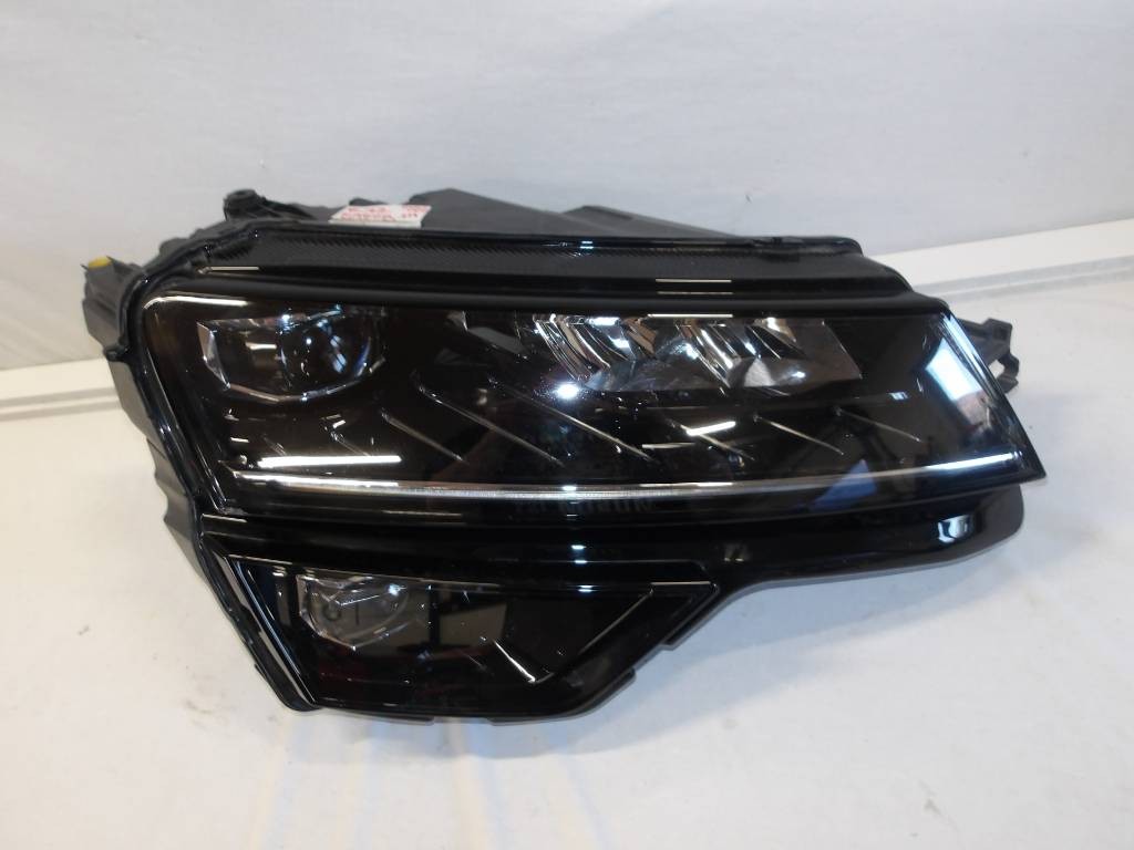 Pravé predné svetlo Škoda Karoq FULL LED 57B