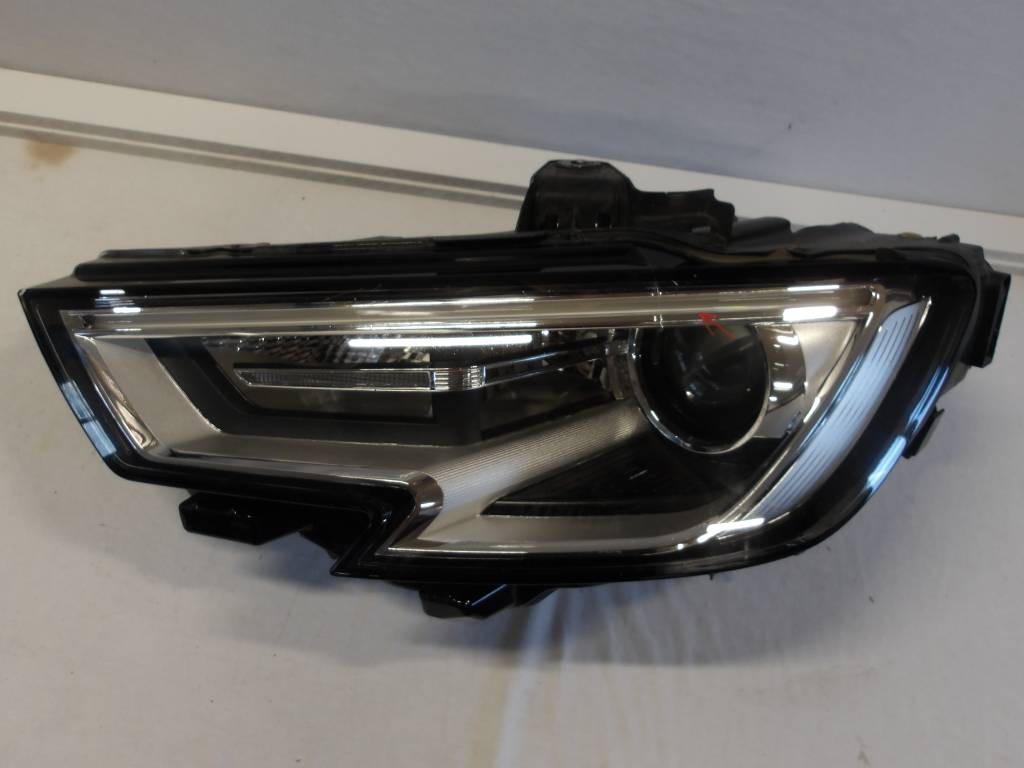 Ľavé predné svetlo Audi A3 LIFT XENON 8V