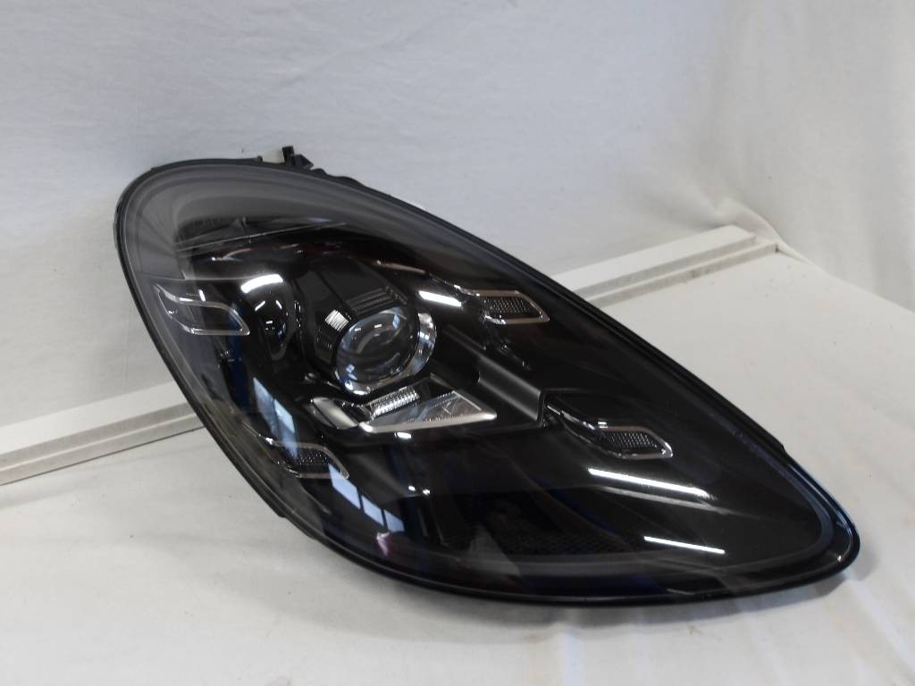 Pravé svetlo PORSCHE BOXTER CAYMAN 718  FULL LED