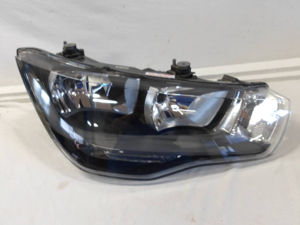 Pravé predné svetlo AUDI A1 8X 10-