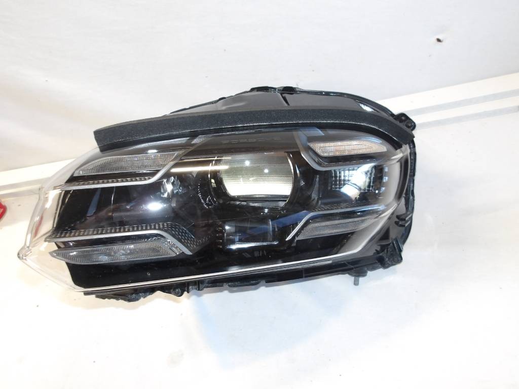 Ľavé svetlo Porsche Taycan 9J1 FULL LED MATRIX