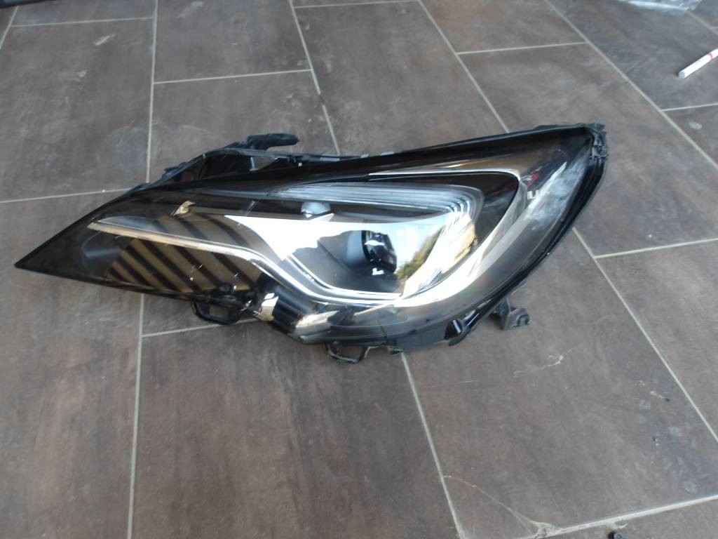 ĽAVÉ PREDNÉ SVETLO OPEL ASTRA V 5 FULL LED
