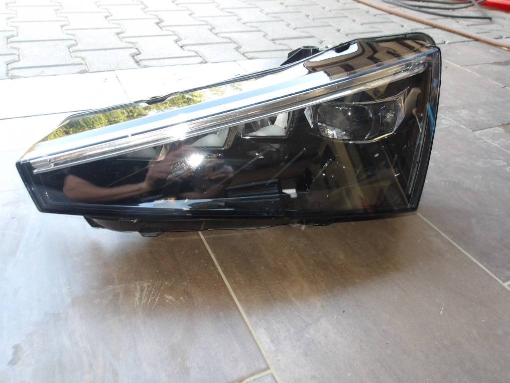 Ľavé predné svetlo SKODA SCALA FULL LED