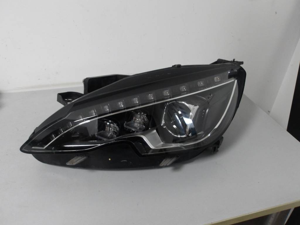 Ľavé predné svetlo Peugeot 308 II 2 T9 13-21 LED