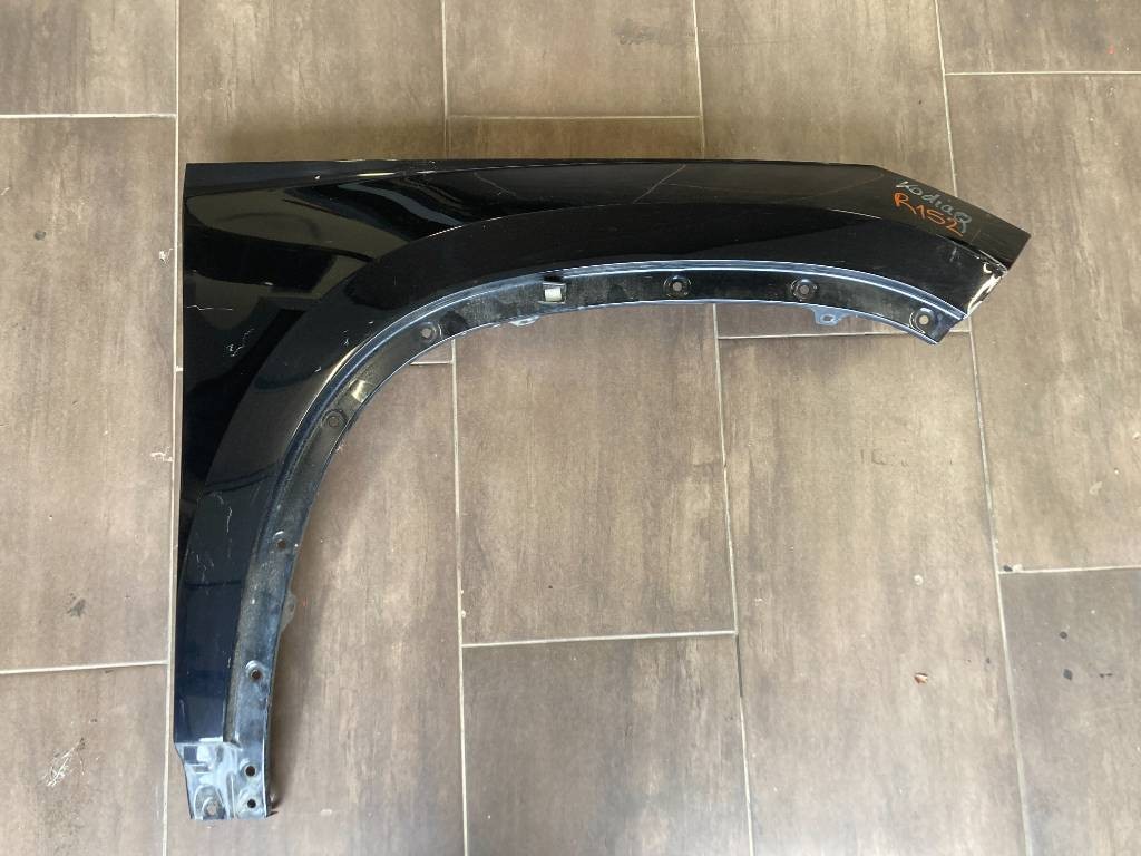 Pravý predný blatník Škoda Kodiaq 565