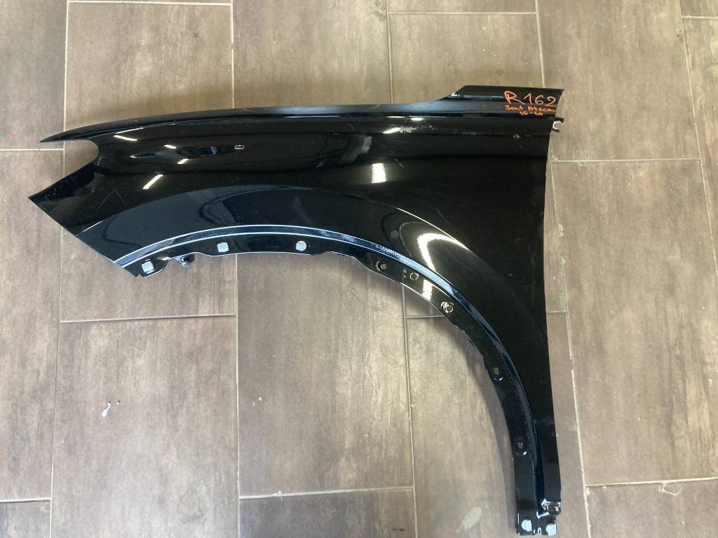 Ľavý predný blatník Seat Ateca 575 16-
