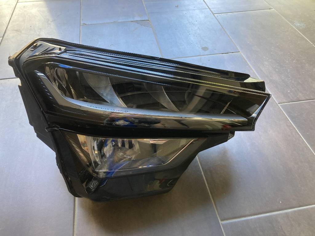 Pravé predné svetlo Škoda Kodiaq II 2 LED 57H