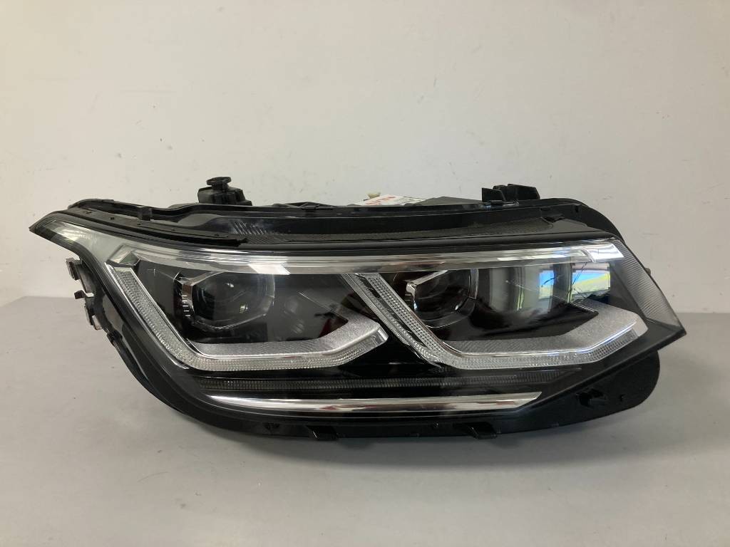 Pravé svetlo VW Tiguan 2 II 5NN Lift Allspace LED