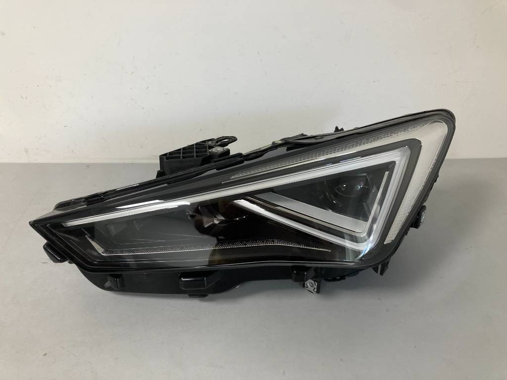 ĽAVÉ PREDNÉ SVETLO CUPRA FORMENTOR 5FG FULL LED