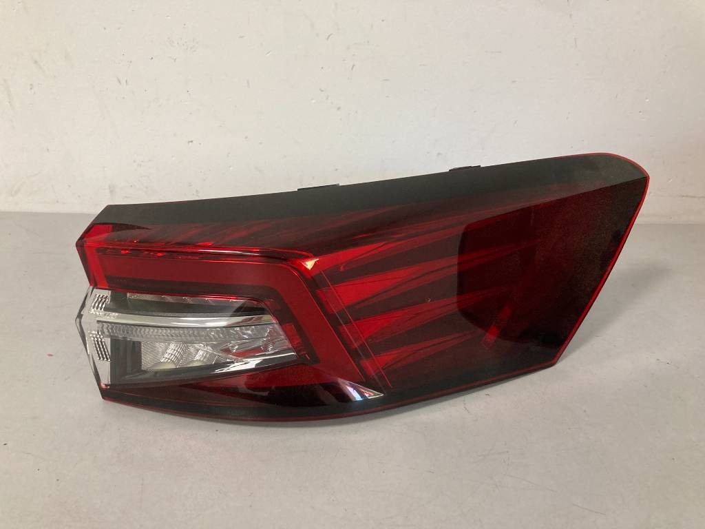Pravé zadné svetlo Škoda Superb IV 4 3P COMBI