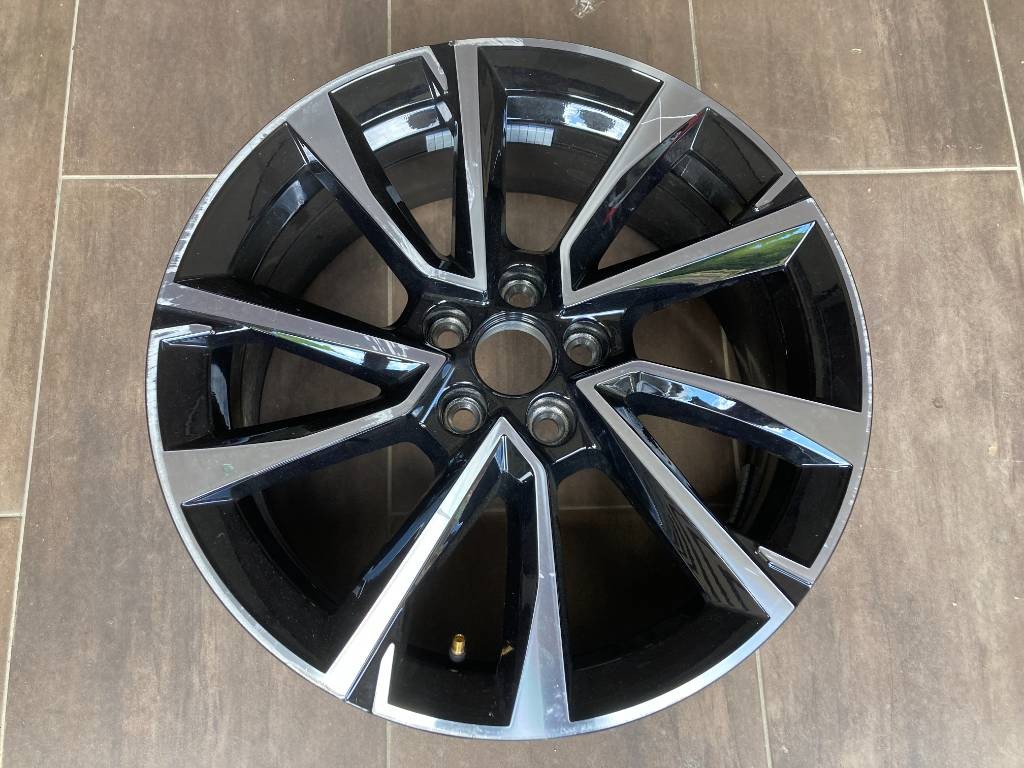 Disk koleso elektrón Škoda Fabia IV 4 6VA R17