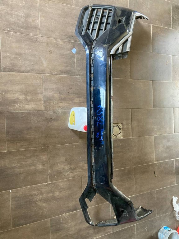 Predný nárazník VW Touareg III 760 18-23